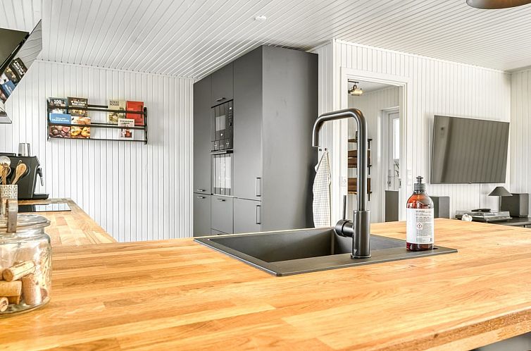 Vakantiehuis "Inola" - 3.5km from the sea