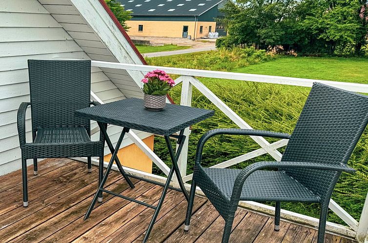 Vakantiehuis "Elenor" - 1.1km from the sea