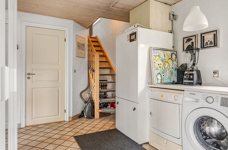 Vakantiehuis "Elenor" - 1.1km from the sea