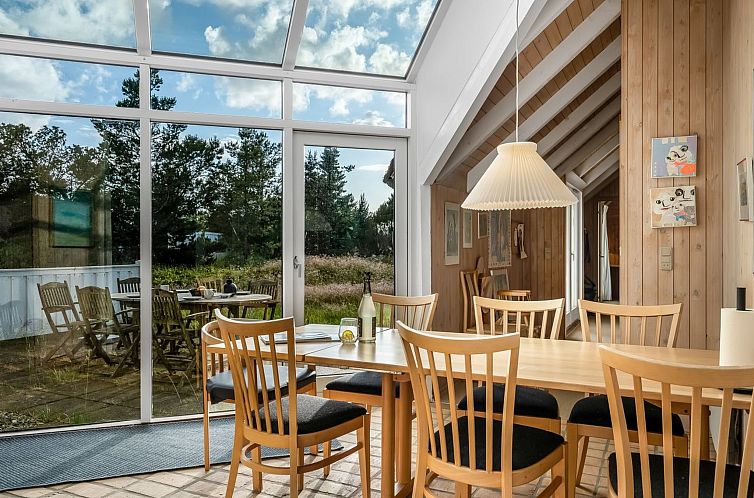 Vakantiehuis "Elenor" - 1.1km from the sea