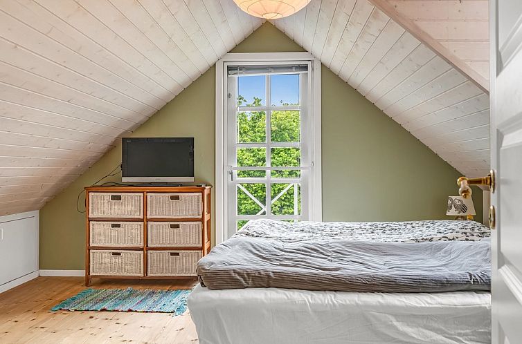 Vakantiehuis "Elenor" - 1.1km from the sea