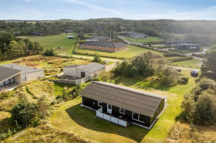 Vakantiehuis "Sarika" - 500m from the sea