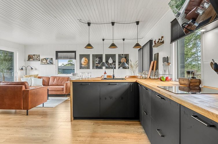 Vakantiehuis "Sarika" - 500m from the sea