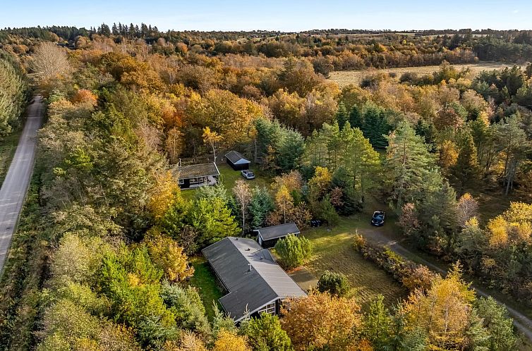 Vakantiehuis "Peder" - 4km from the sea