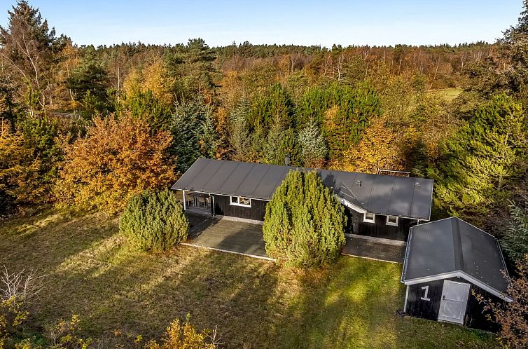 Vakantiehuis "Peder" - 4km from the sea