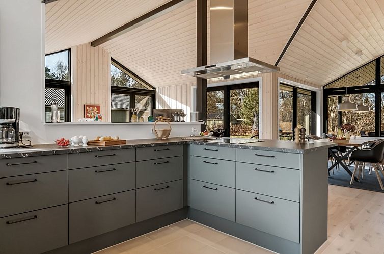 Vakantiehuis "Angelie" -  from the sea