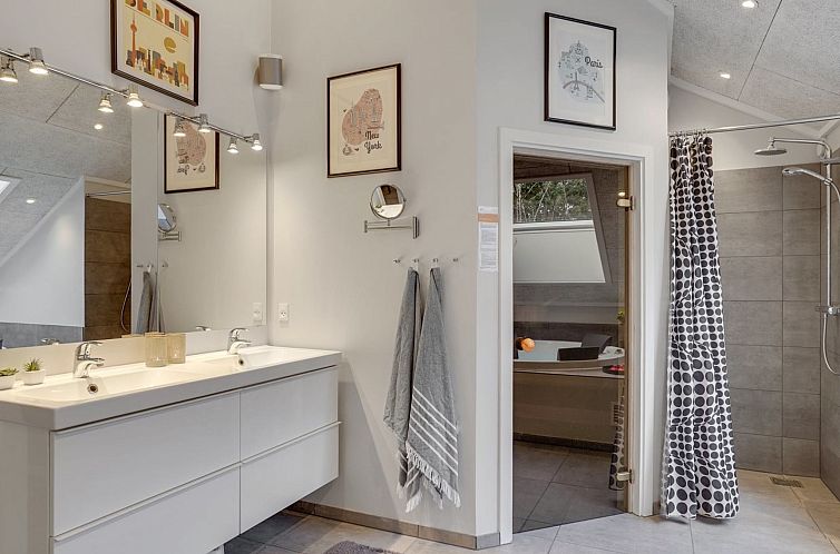 Vakantiehuis "Lilie" - 270m from the sea