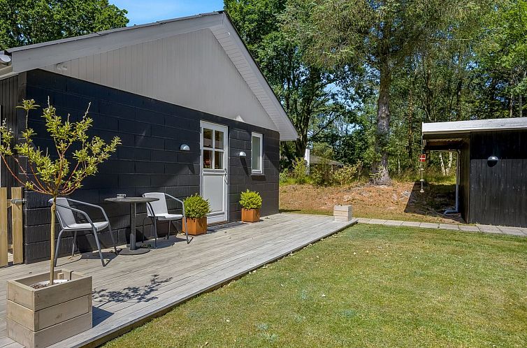 Vakantiehuis "Marise" -  from the sea