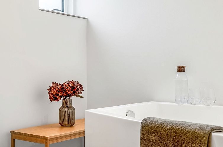 Vakantiehuis "Zoya" -  from the sea