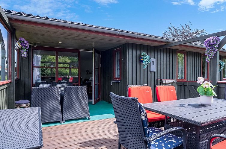 Vakantiehuis "Aima" - 400m from the sea