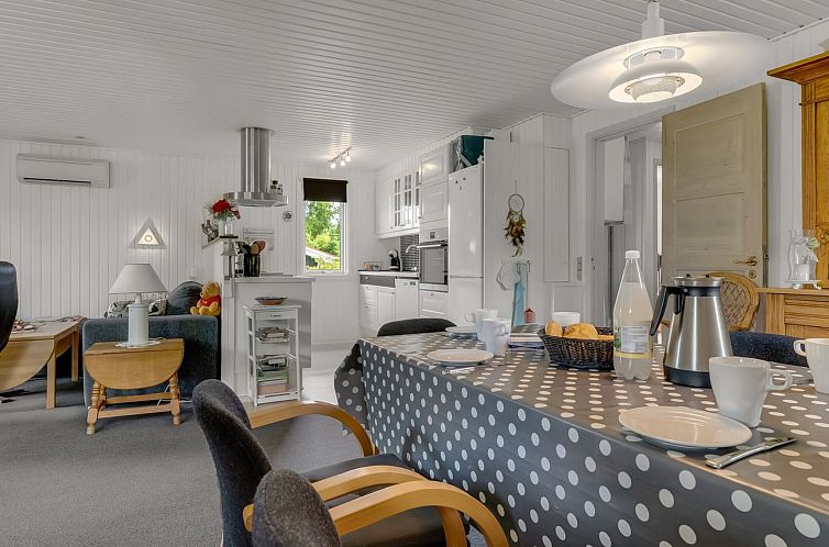 Vakantiehuis "Aima" - 400m from the sea