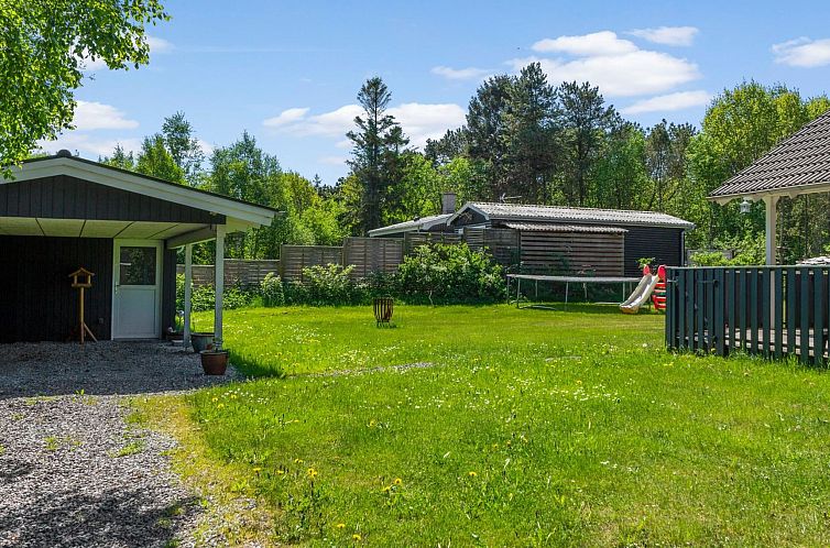 Vakantiehuis "Lyydia" - 1km from the sea