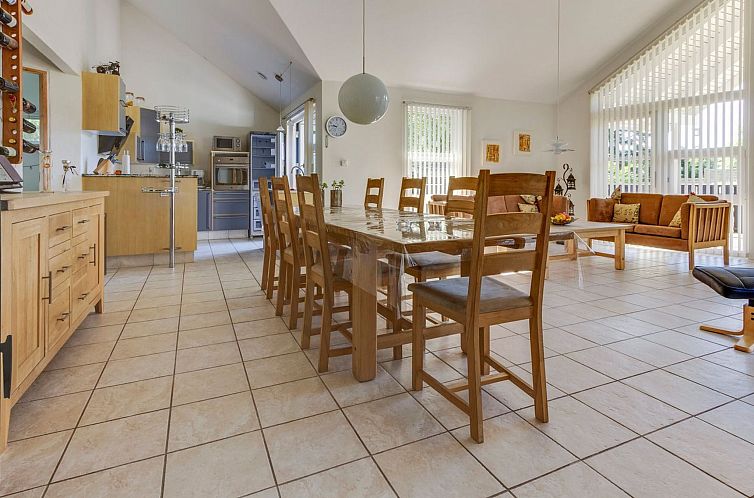 Vakantiehuis "Lyydia" - 1km from the sea