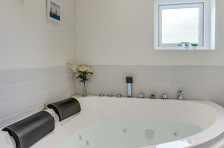 Vakantiehuis "Lyydia" - 1km from the sea