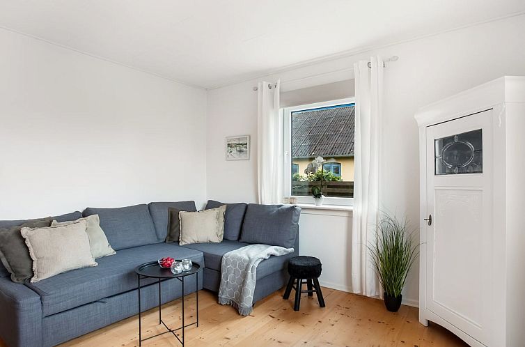 Vakantiehuis "Kirsi" -  from the sea