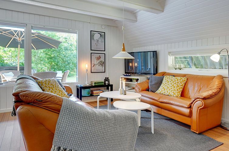 Vakantiehuis "Kirsi" -  from the sea