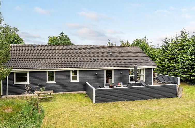Vakantiehuis "Felina" -  from the sea