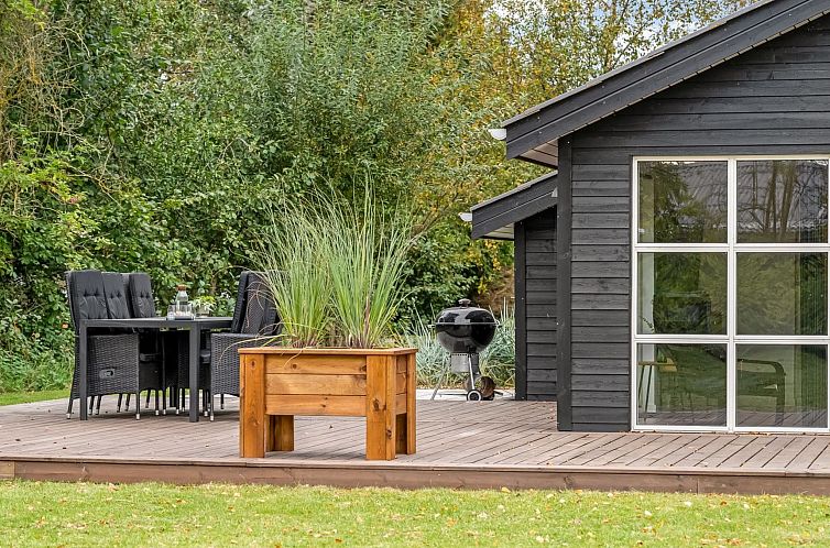 Vakantiehuis "Silvia" -  from the sea