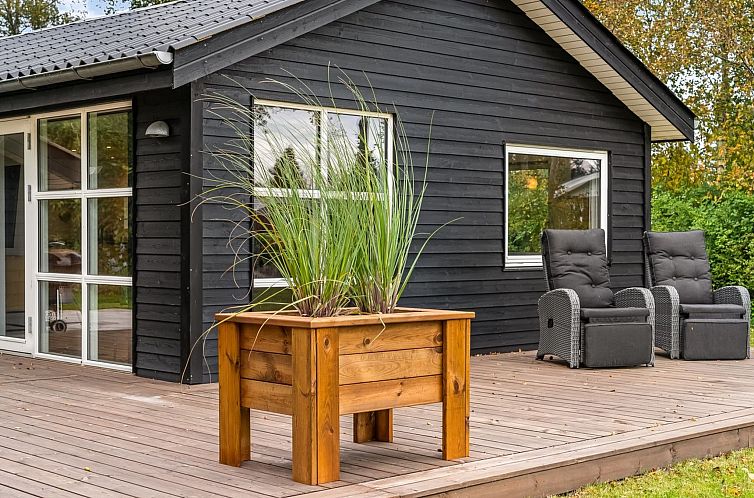 Vakantiehuis "Silvia" -  from the sea