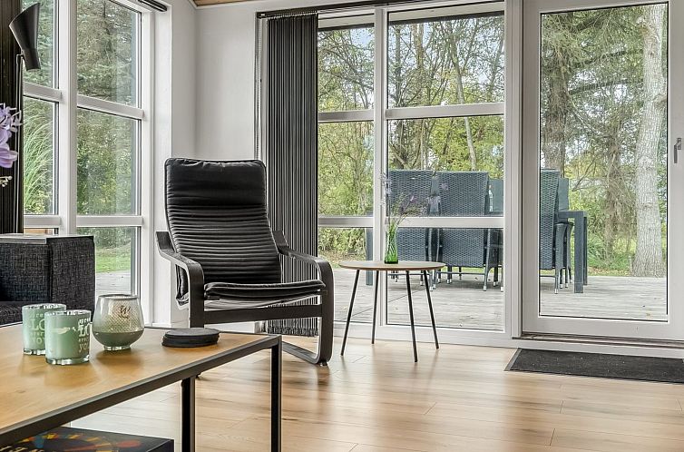 Vakantiehuis "Silvia" -  from the sea