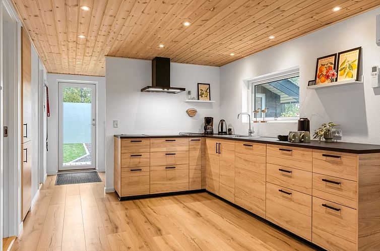 Vakantiehuis "Silvia" -  from the sea