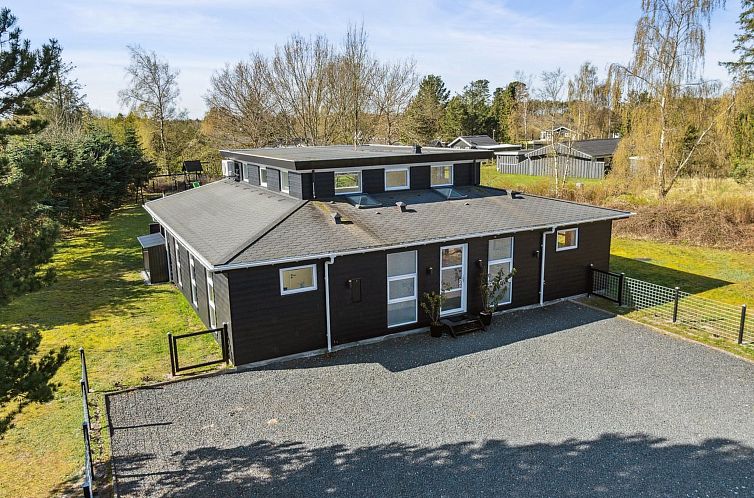 Vakantiehuis "Todor" - 1.1km from the sea