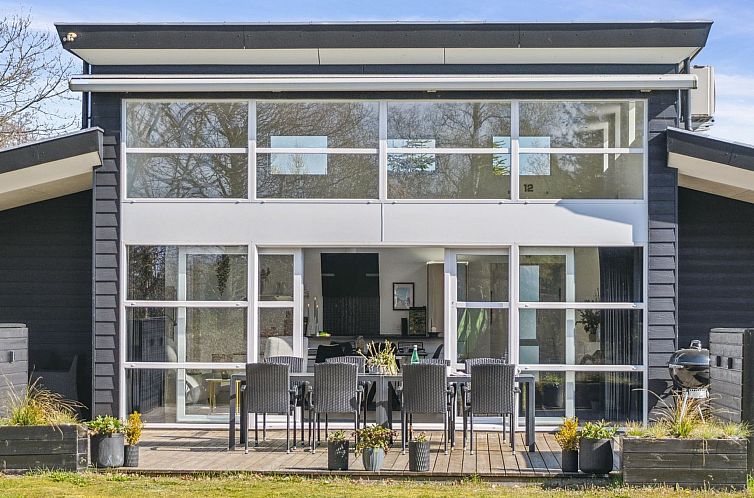 Vakantiehuis "Todor" - 1.1km from the sea