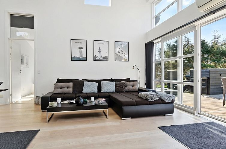 Vakantiehuis "Todor" - 1.1km from the sea