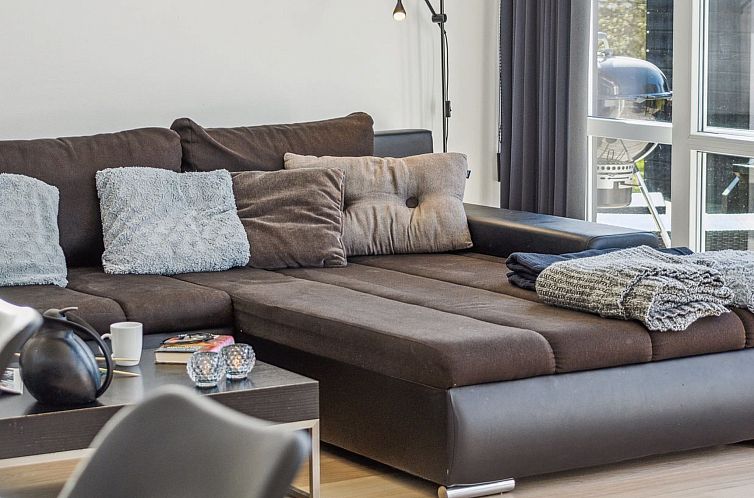 Vakantiehuis "Todor" - 1.1km from the sea