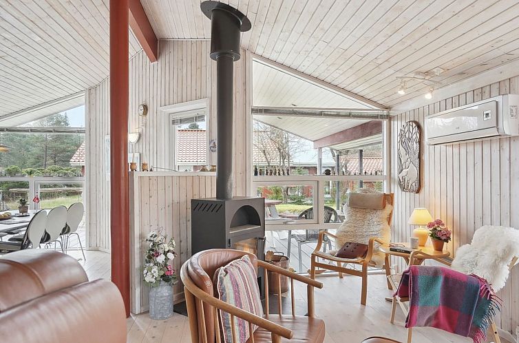 Vakantiehuis "Edzard" - 200m from the sea