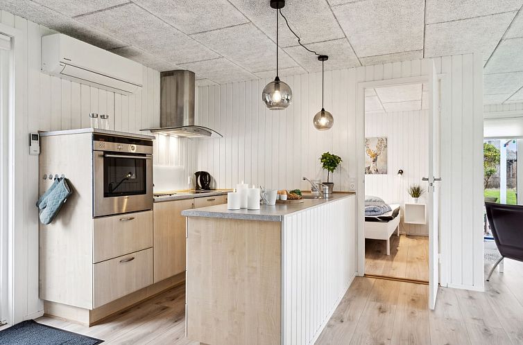 Vakantiehuis "Marielouise" -  from the sea