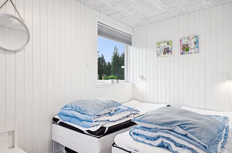 Vakantiehuis "Marielouise" -  from the sea