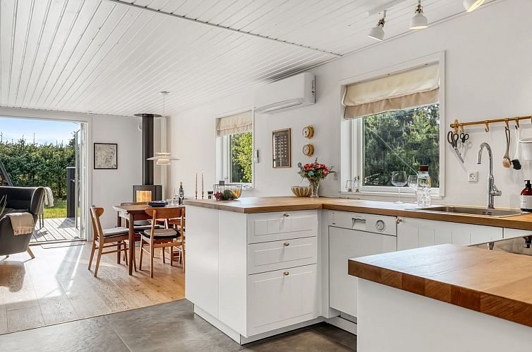 Vakantiehuis "Toralf" -  from the sea