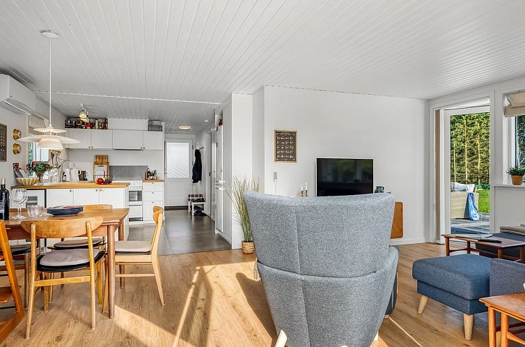 Vakantiehuis "Toralf" -  from the sea