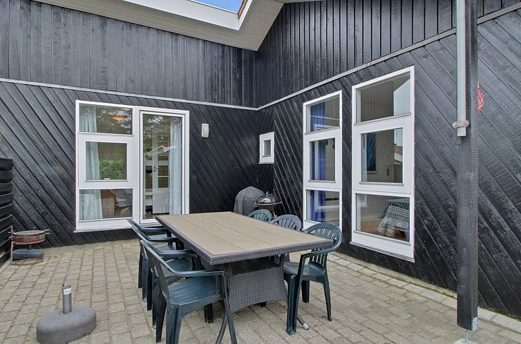 Vakantiehuis "Flora" - 150m from the sea