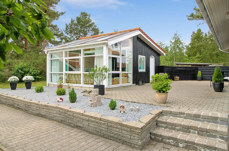 Vakantiehuis "Flora" - 150m from the sea