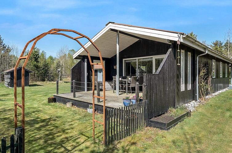 Vakantiehuis "Randulf" -  from the sea