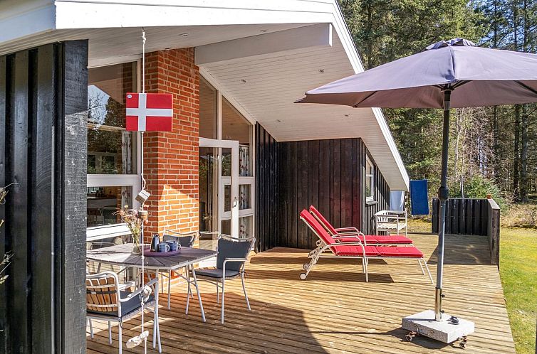 Vakantiehuis "Hellevi" -  from the sea