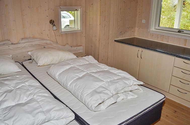 Vakantiehuis "Åsta" - 1.7km from the sea