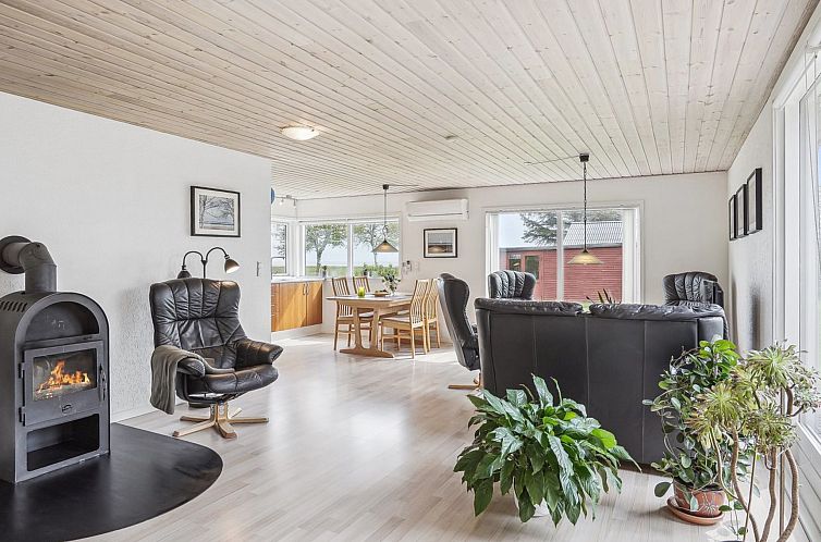 Vakantiehuis "Rayla" - 150m from the sea