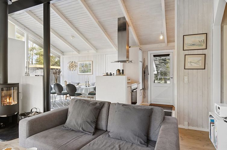 Vakantiehuis "Nafne" - 500m from the sea