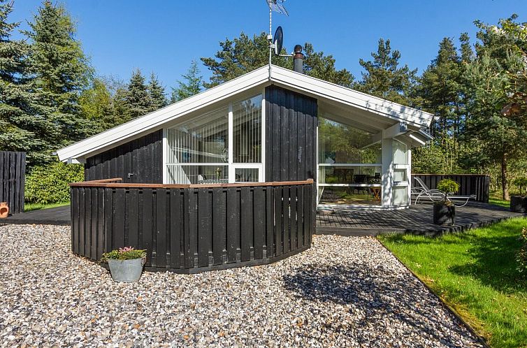 Vakantiehuis "Nafne" - 500m from the sea