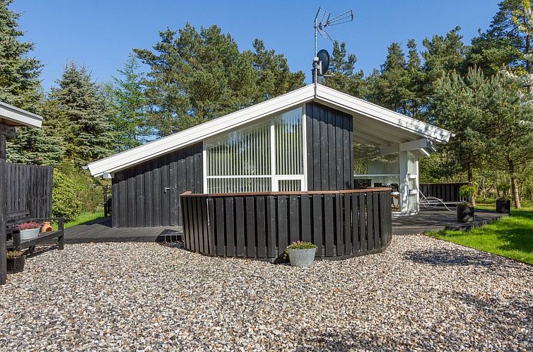 Vakantiehuis "Nafne" - 500m from the sea