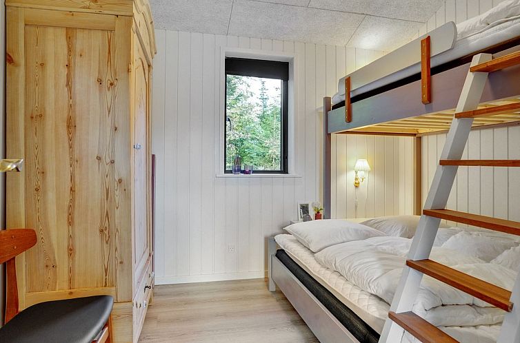 Vakantiehuis "Elita" - 1.7km from the sea