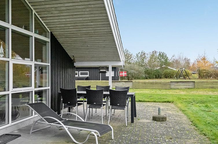 Vakantiehuis "Elni" - 900m from the sea