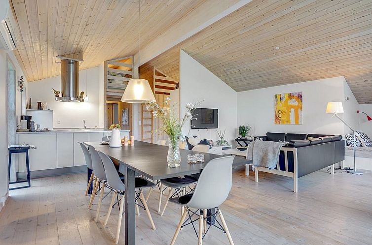 Vakantiehuis "Elni" - 900m from the sea
