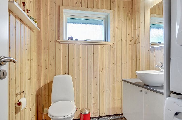 Vakantiehuis "Elni" - 900m from the sea