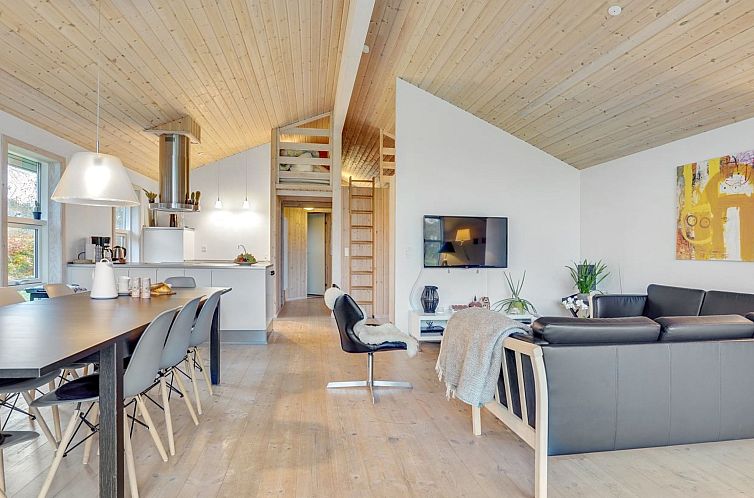 Vakantiehuis "Elni" - 900m from the sea