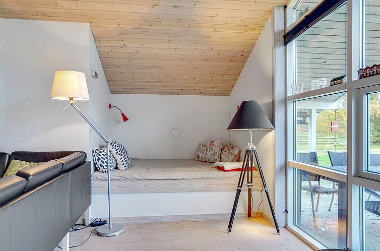 Vakantiehuis "Elni" - 900m from the sea