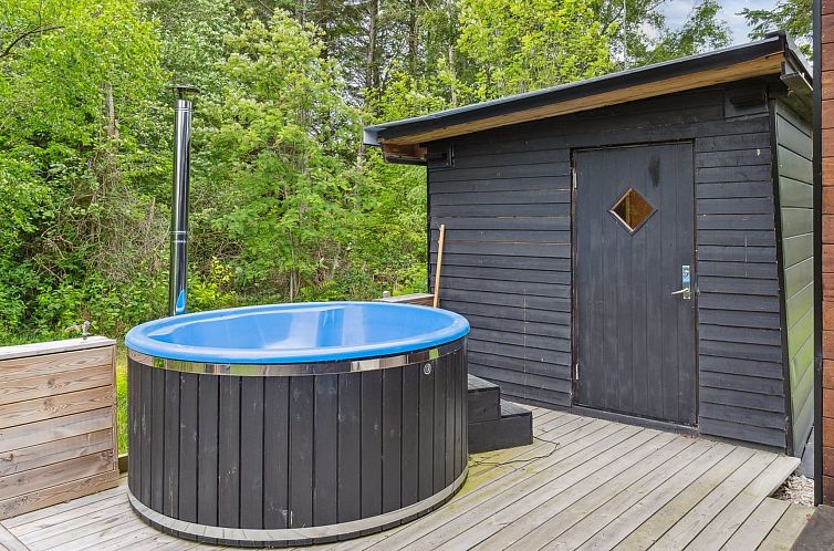 Vakantiehuis "Odsten" - 800m from the sea